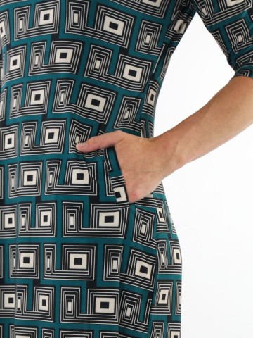 Grafische travel tuniek van angelle milan in petrol met beige zwarte print